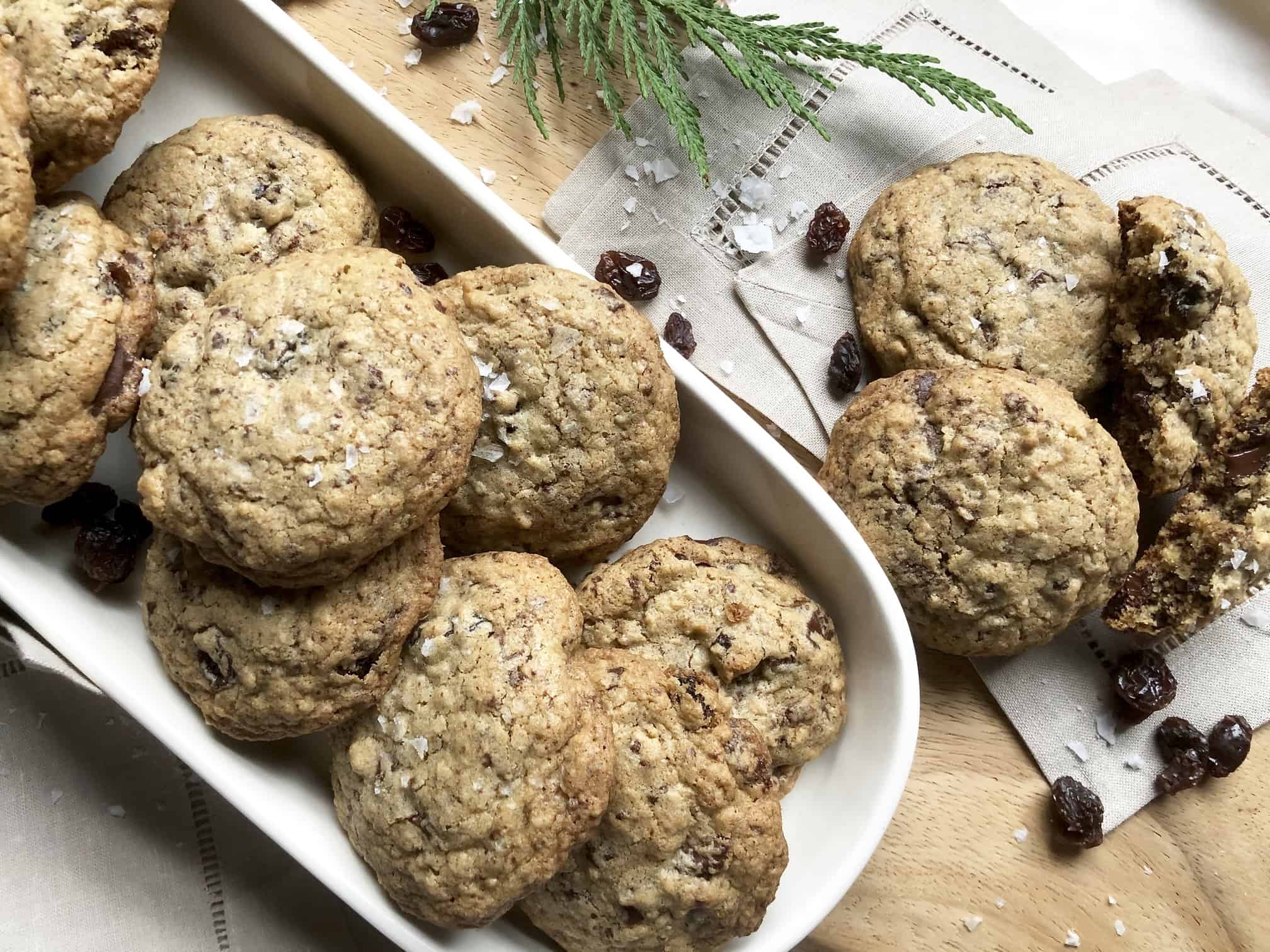 salted oatmeal chocolate chunk cookies - a hint of rosemary